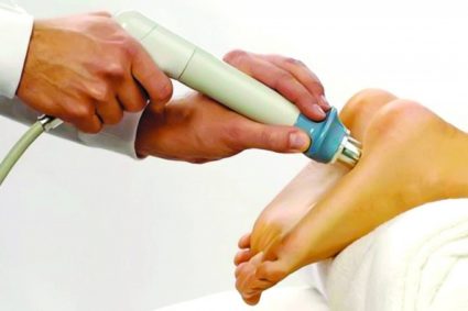 Физиотерапия на ранних стадиях заболевания помогает достигнуть быстрого излечения Лечение пяточной шпоры