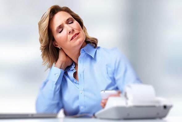 Почему у женщин возникает шейный остеохондроз?