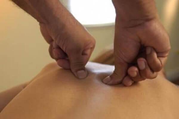 Точечный массаж